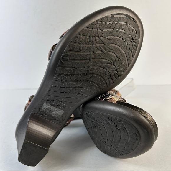 Abeo Women's Brown and Tan Strappy Sandals 9 - Picture 7 of 9